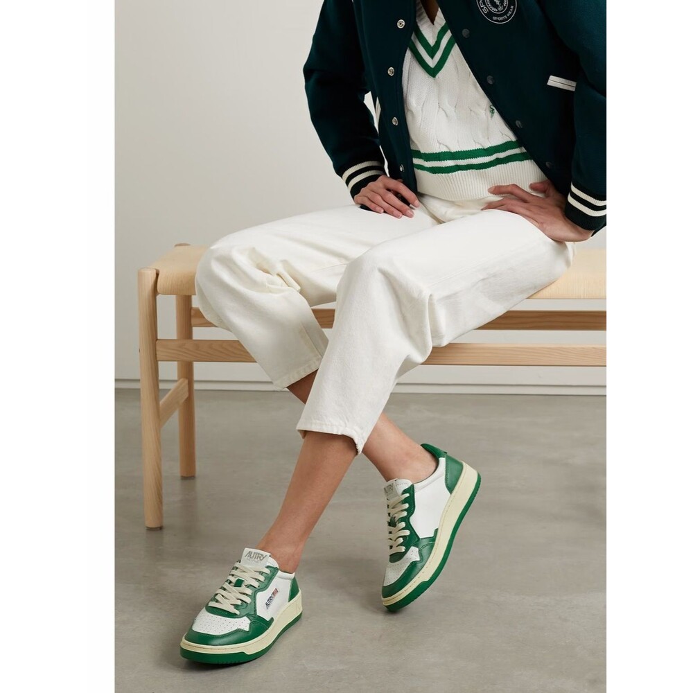 Autry Medalist Low Top Sneaker in Green and White Leather, US 8 Great Condition